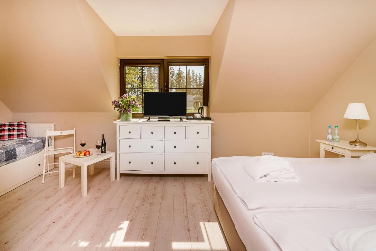 Stare Sady Chillout Rooms "Pod Jabloniami" Mikołajki Exteriör bild