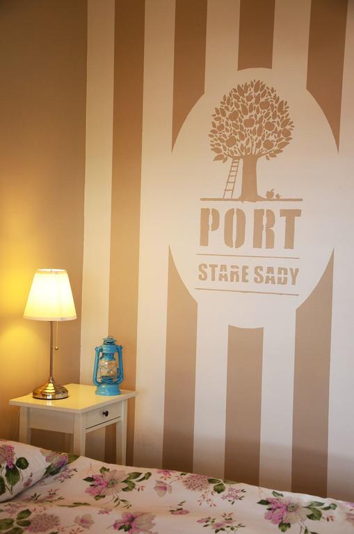 Stare Sady Chillout Rooms "Pod Jabloniami" Mikołajki Rum bild